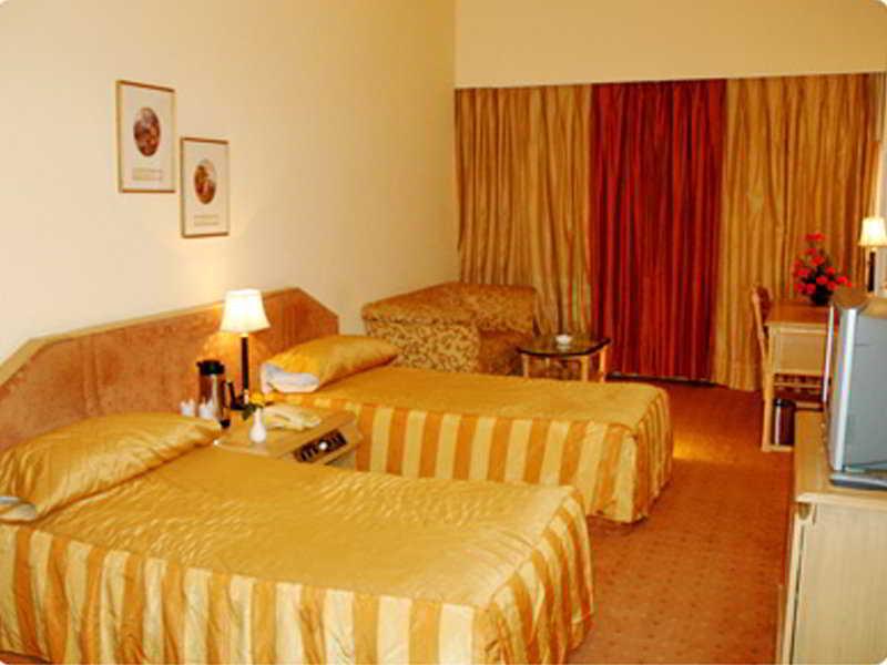 The Piccadily Hotel Chandigarh Room photo